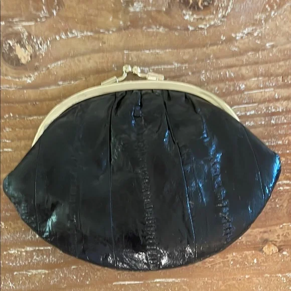 Vintage EEL SKIN 100% Genuine Sleek Black Clutch Double coin 70s - Picture 1 of 5